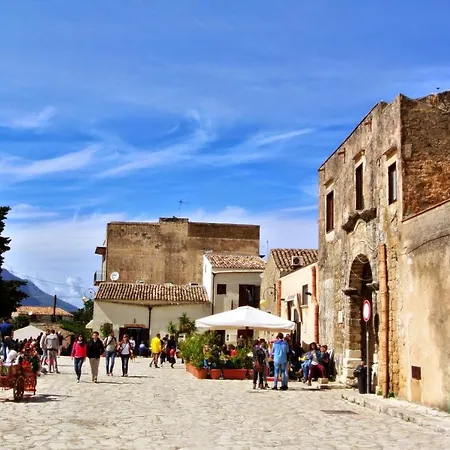 Monolocale Rosso Tuttialmare Sicilia Appartamento Castellammare del Golfo