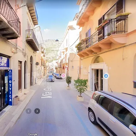 Appartamento Monolocale Rosso Tuttialmare Sicilia Castellammare del Golfo